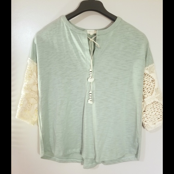 Host Pick ✔Flowy Crotchet bell Sleeve yoke tie top - Picture 3 of 5